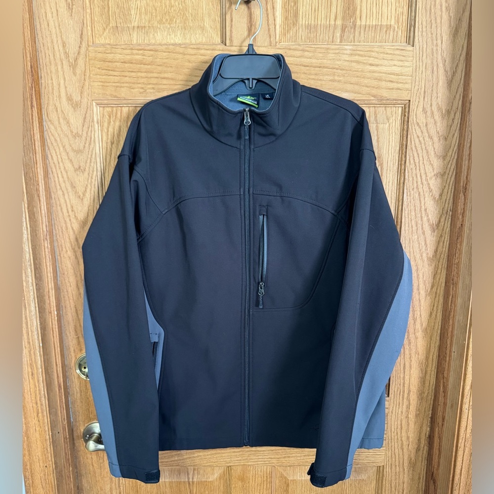 Men's Softshell Jacket - image 1